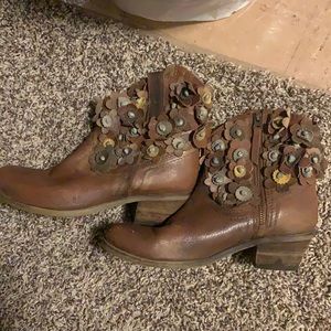 Size 38 Sheridan Mia boots